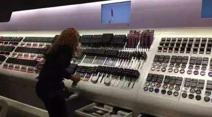 疫情閉店,化妝品業績增長的關鍵是激活導購線上營銷力!